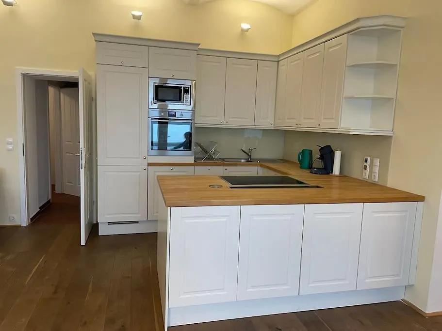 Quiet Apartment Close To Center Viyana
