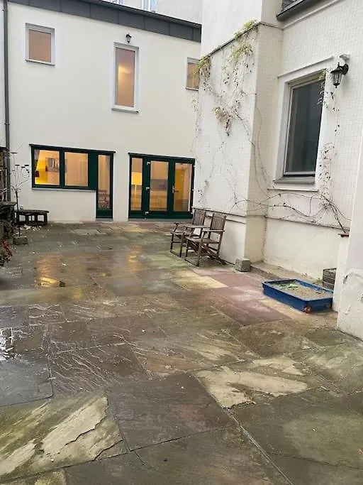 Quiet Apartment Close To Center Wien